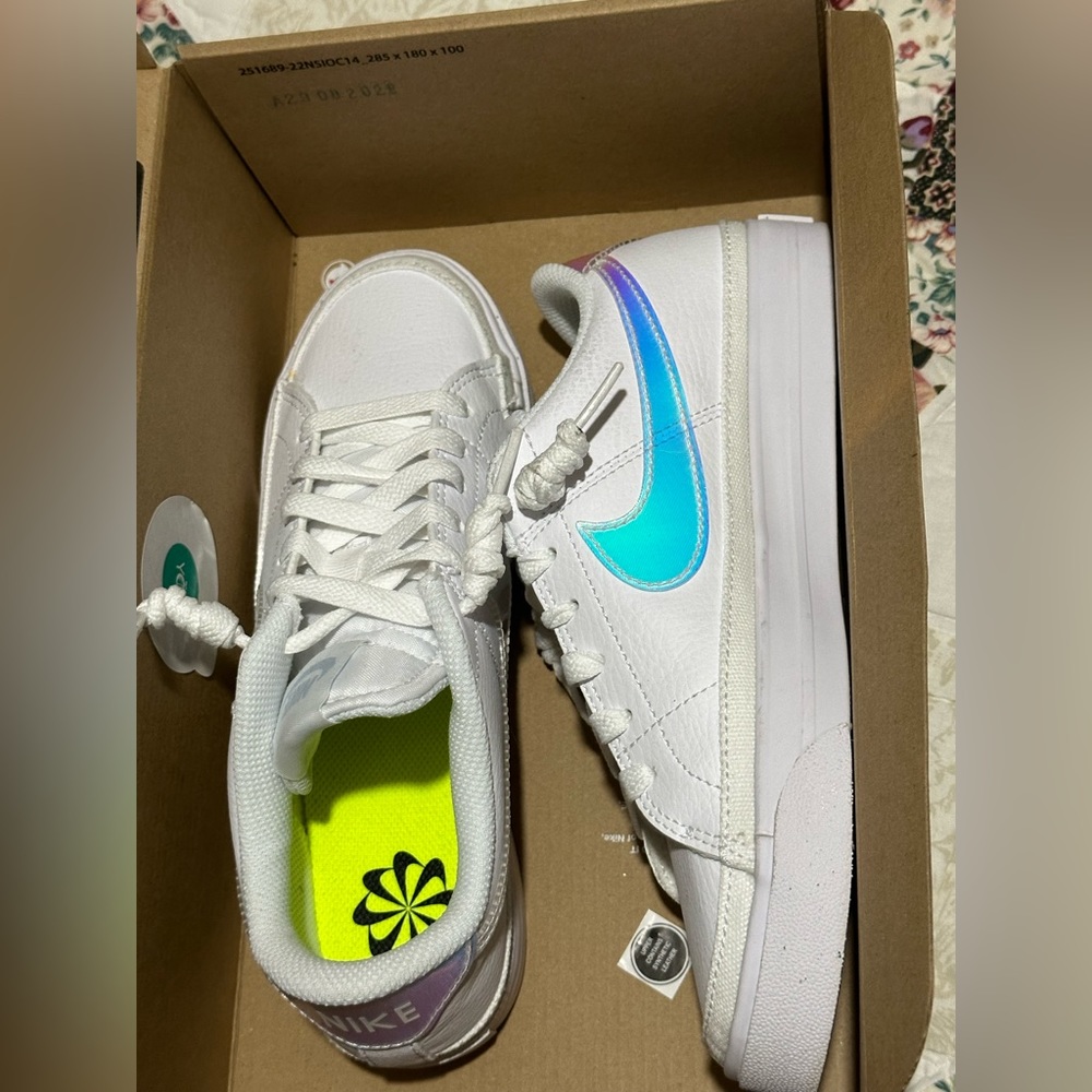 Women's Nike Court Legacy New